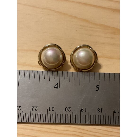 Vintage Gold-Tone Faux Pearl Clip-On Earrings - Retro Fashion Jewelry - Picture 2 of 4